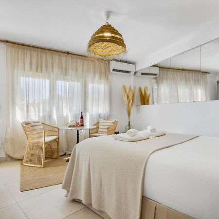 Shiny Studio With Pool & Carihuela Beach At 500M Торремолинос Экстерьер фото