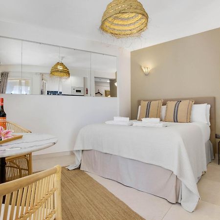 Shiny Studio With Pool & Carihuela Beach At 500M Торремолинос Экстерьер фото