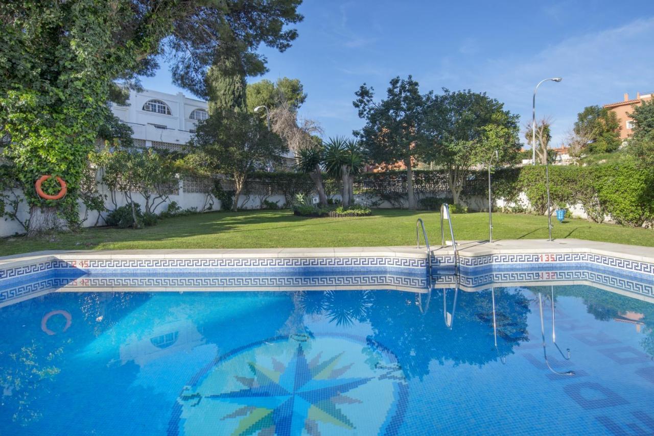 Shiny Studio With Pool & Carihuela Beach At 500M Торремолинос Экстерьер фото